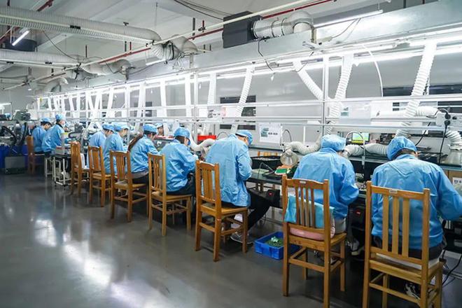 電子廠上班環(huán)境面面觀 挑戰(zhàn)與機(jī)遇并存的精密世界